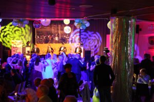 Ballnacht im Wehrheimer Bürgerhaus dancezone24, dem DJ im Taunus mit dancezone24.de